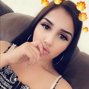 Meet your Posher, Monique